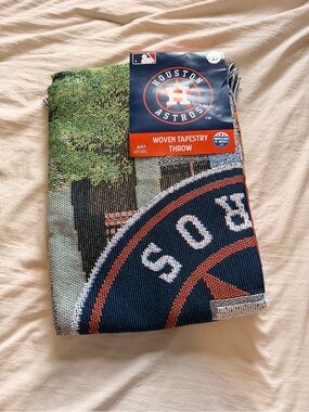 MLB Houston Astros Woven Tapestry Throw in Navy, Orange, White, Green